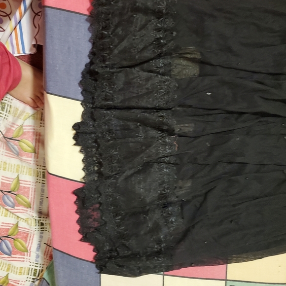 Black skirt - Picture 3 of 5